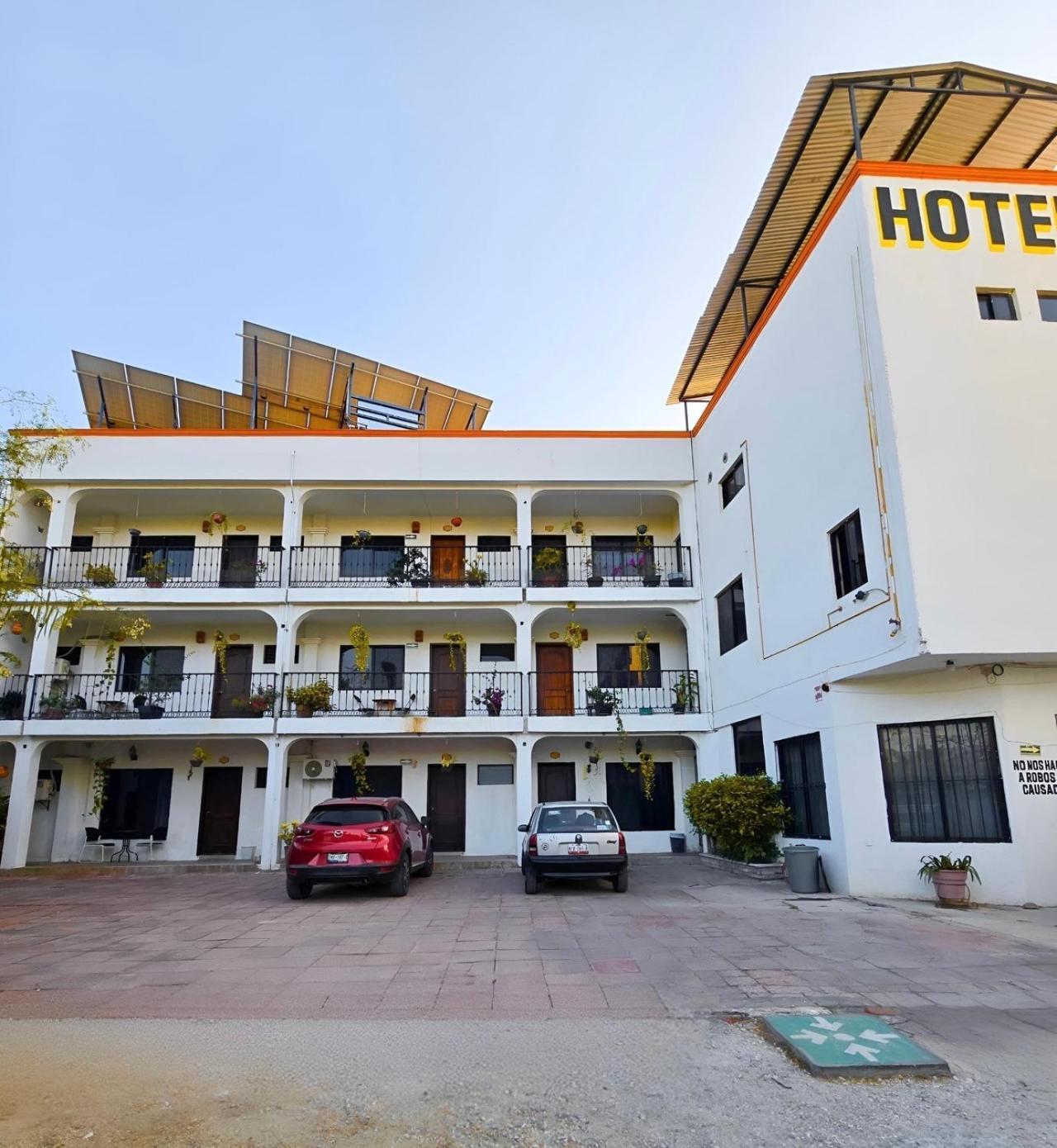 Hotel Villa Esmeralda Tuxtla Gutierrez Bagian luar foto
